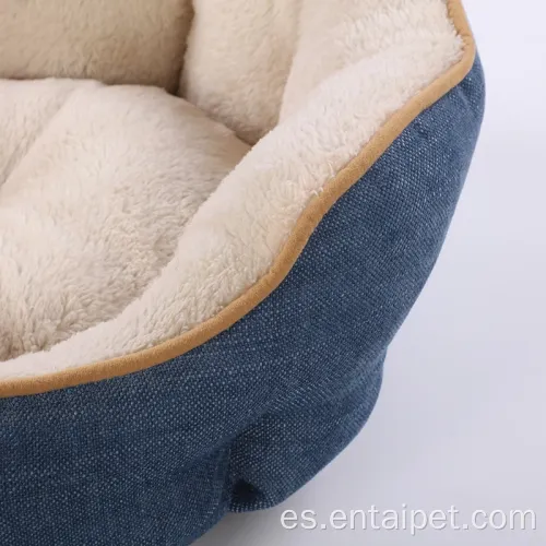 Cama para perros de gato en el porcero y de gato de primera calidad